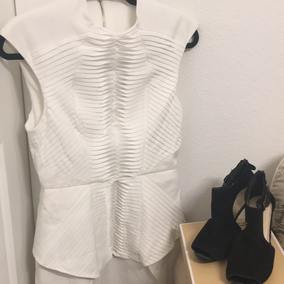 ✨ Moving sale 🚗- Cameo the Label White Slow Motion Mini Dress, Size M - Picture 12 of 12